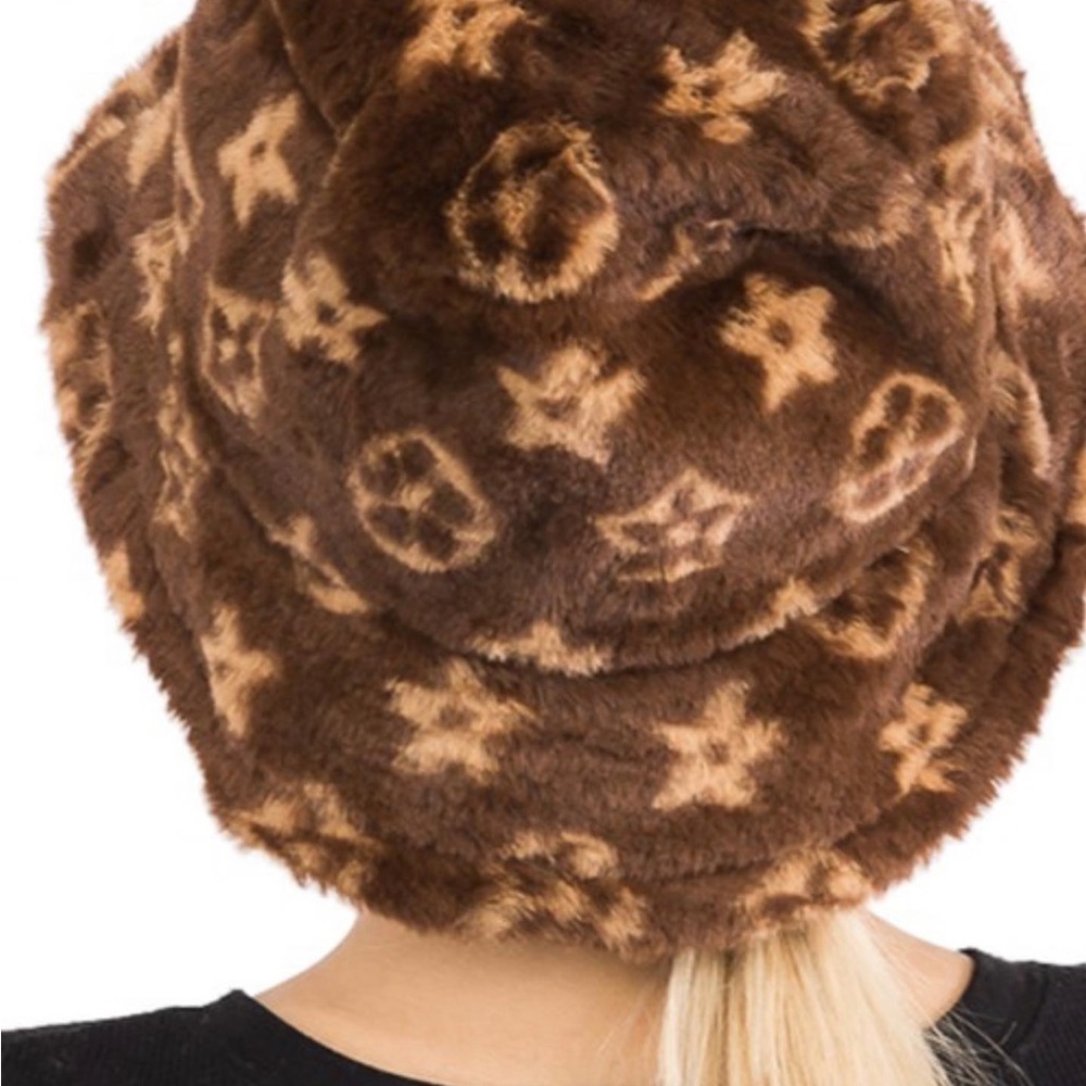 Cute Furry Bucket Hats…. - Picture 7 of 8